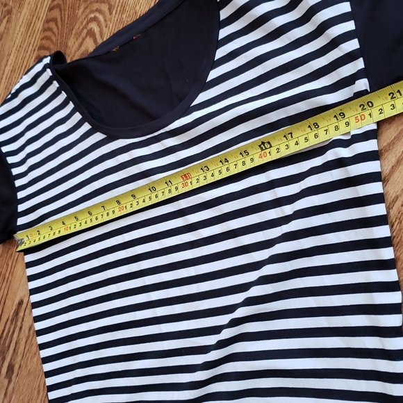 (L) Classic Striped Short Sleeve Slightly Sheer Front Shirt Casual Everyday - Picture 4 of 5